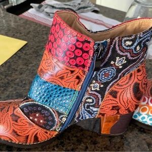 Beautiful boots .. European size 39